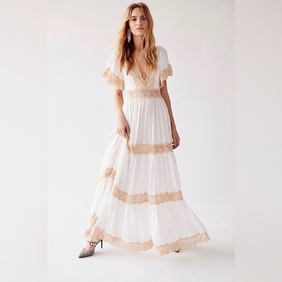Spell and the Gypsy X Free People - Ocean Gown - White - Rare SZ Large - NWT - Picture 1 of 7
